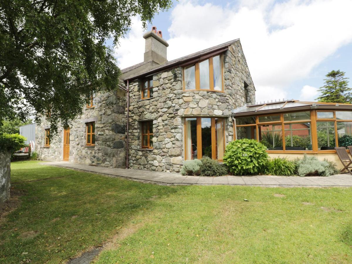 Ddol Helyg Farmhouse Llanrug Exteriör bild