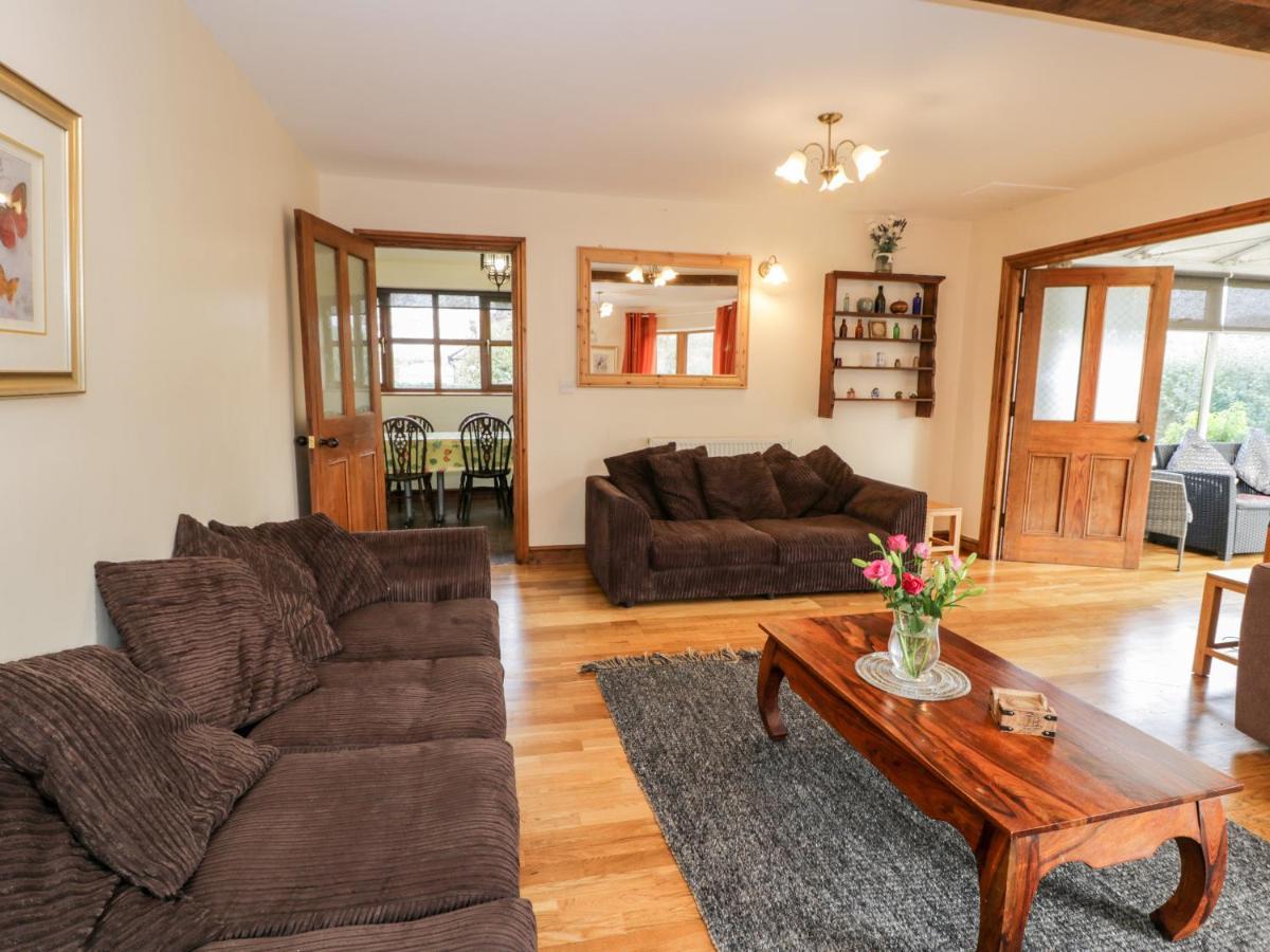 Ddol Helyg Farmhouse Llanrug Exteriör bild