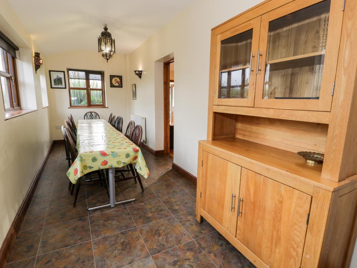 Ddol Helyg Farmhouse Llanrug Exteriör bild