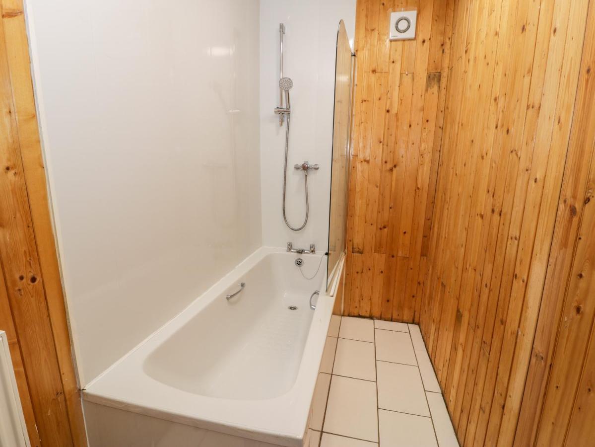 Ddol Helyg Farmhouse Llanrug Exteriör bild