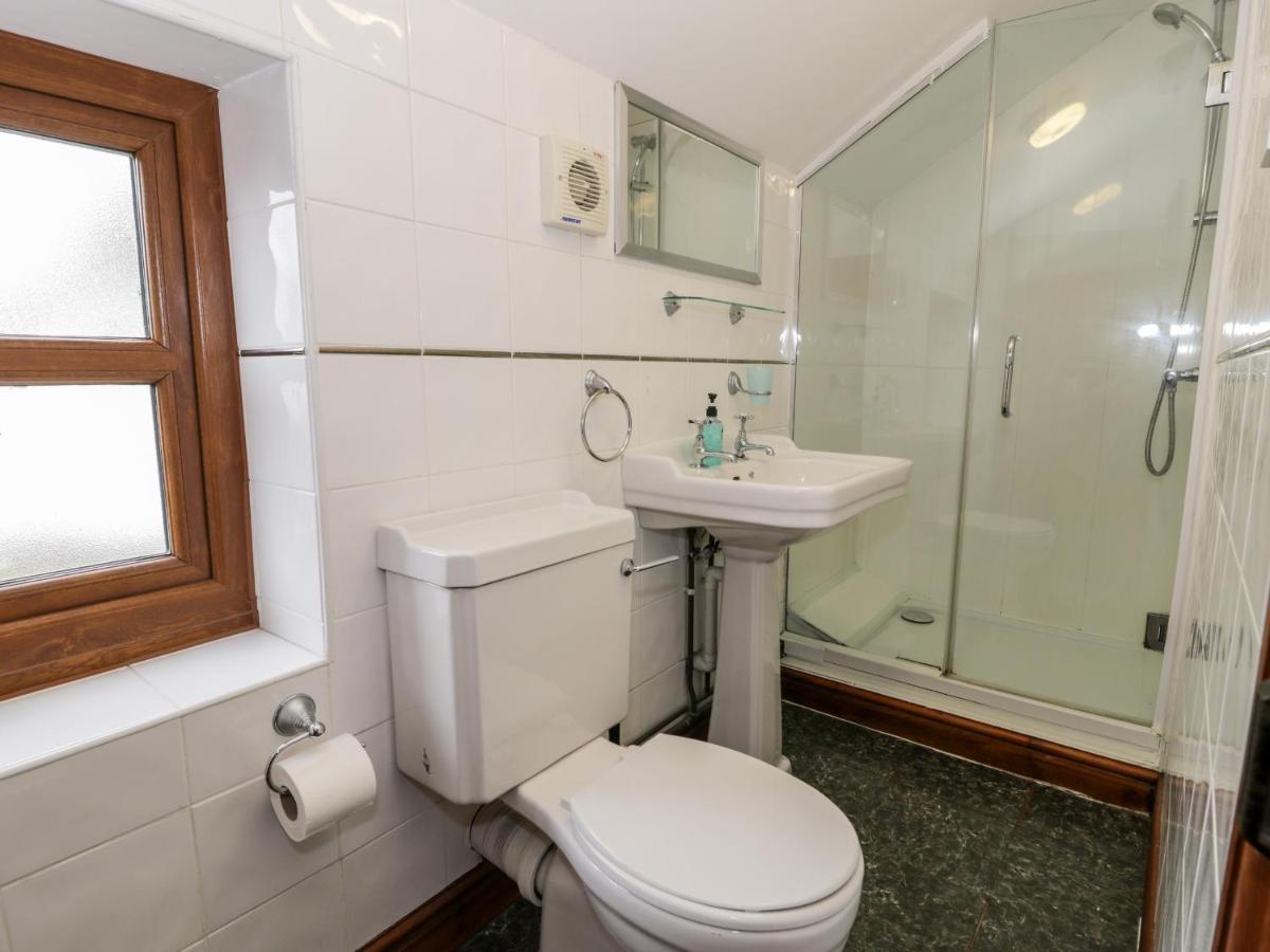 Ddol Helyg Farmhouse Llanrug Exteriör bild